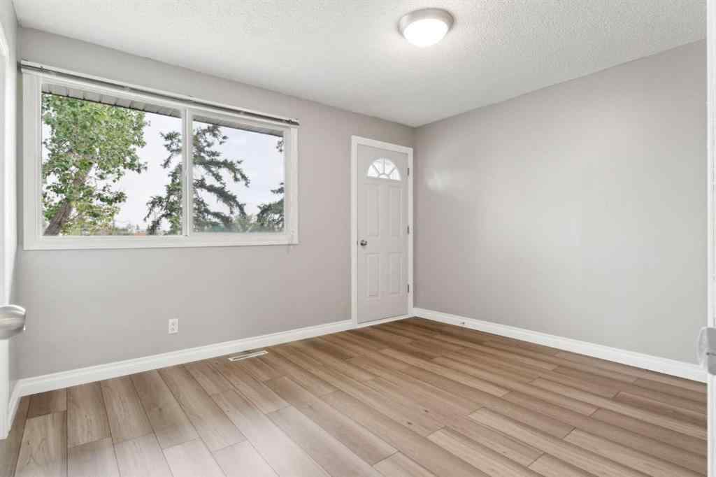 MLS® A2242179 - Unit #326 2211 19 Street NE in Vista Heights Calgary, Residential