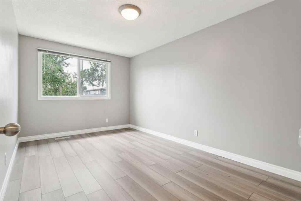 MLS® A2242179 - Unit #326 2211 19 Street NE in Vista Heights Calgary, Residential