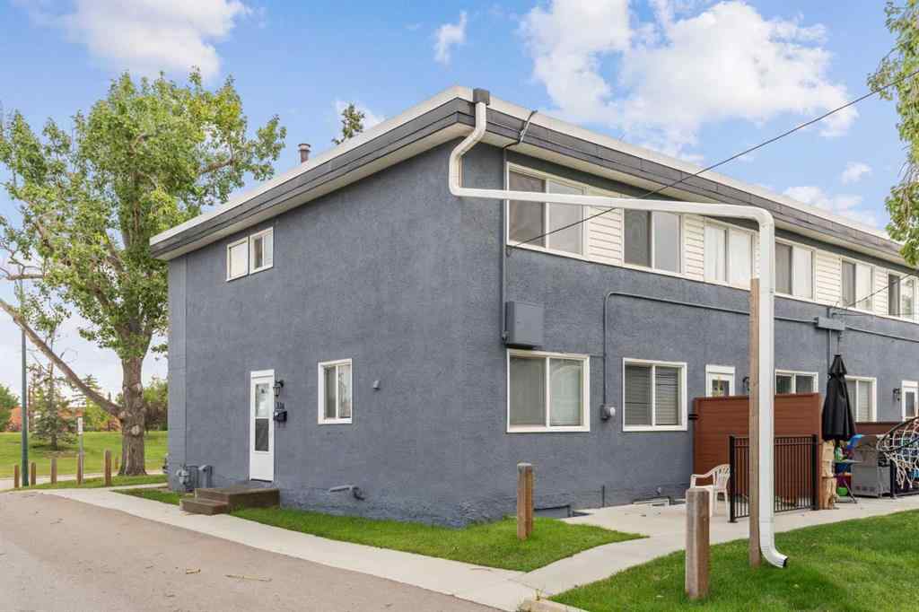 MLS® A2242179 - Unit #326 2211 19 Street NE in Vista Heights Calgary, Residential