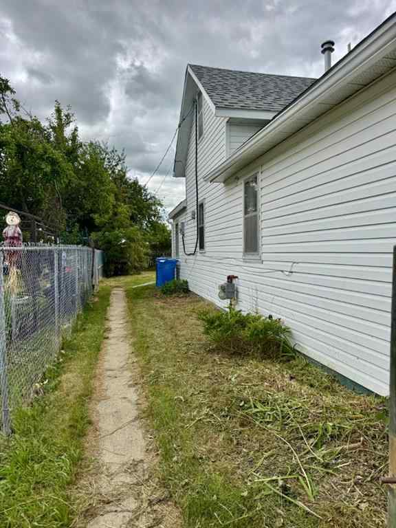 MLS® A2242189 - 11205 103 Avenue  in NONE Fairview, Residential