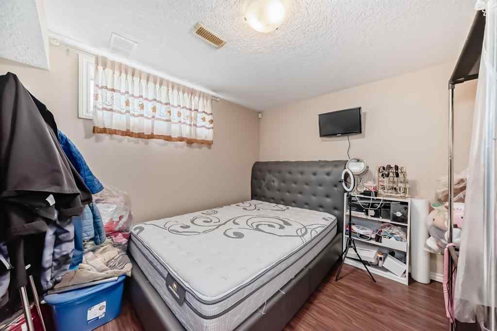 MLS® A2242202 - 197 West Creek Boulevard  in Rainbow Falls Chestermere, Residential