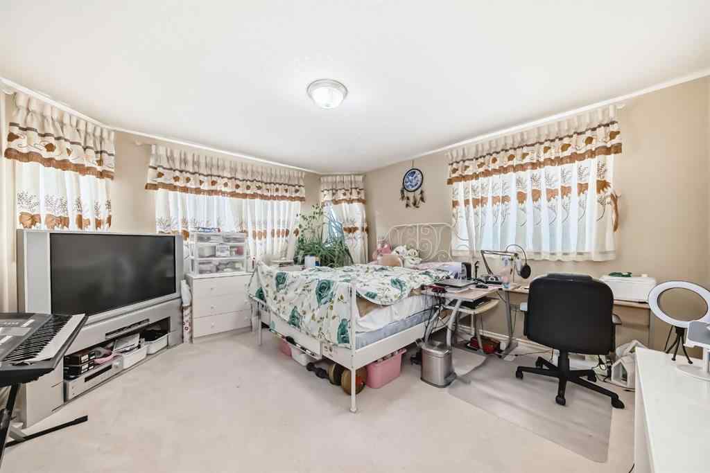 MLS® A2242202 - 197 West Creek Boulevard  in Rainbow Falls Chestermere, Residential