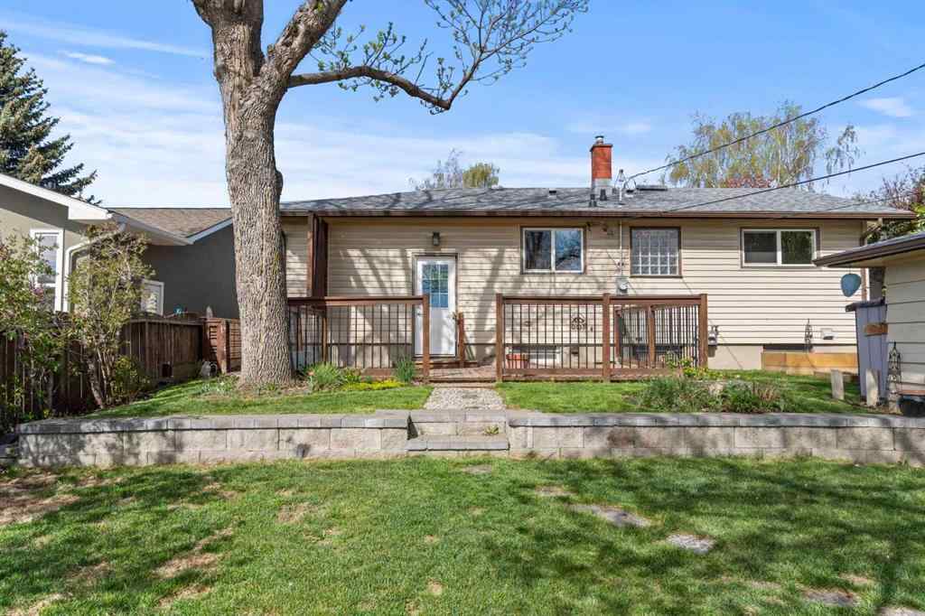 MLS® A2242215 - 7424 Fleetwood Drive SE in Fairview Calgary, Residential