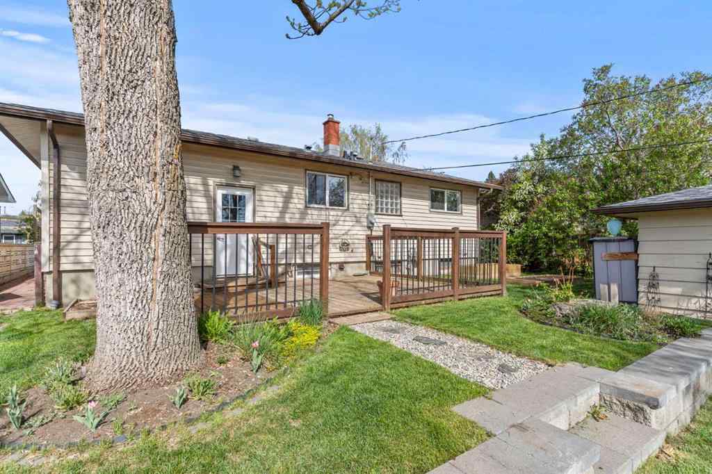 MLS® A2242215 - 7424 Fleetwood Drive SE in Fairview Calgary, Residential
