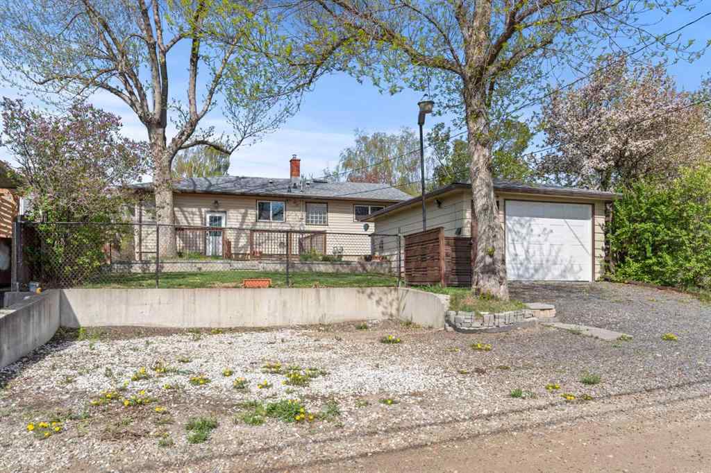 MLS® A2242215 - 7424 Fleetwood Drive SE in Fairview Calgary, Residential