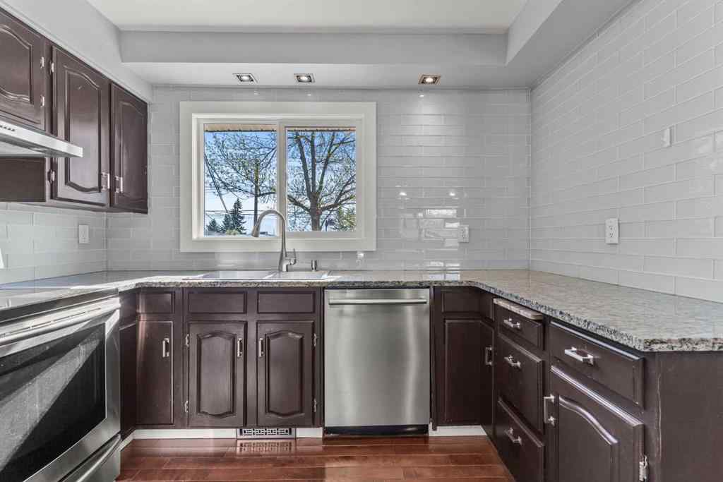 MLS® A2242215 - 7424 Fleetwood Drive SE in Fairview Calgary, Residential