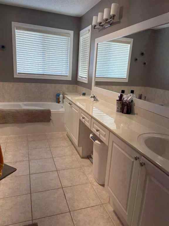MLS® A2242219 - 249 West Lakeview Place  in Lakeview Landing Chestermere, Residential