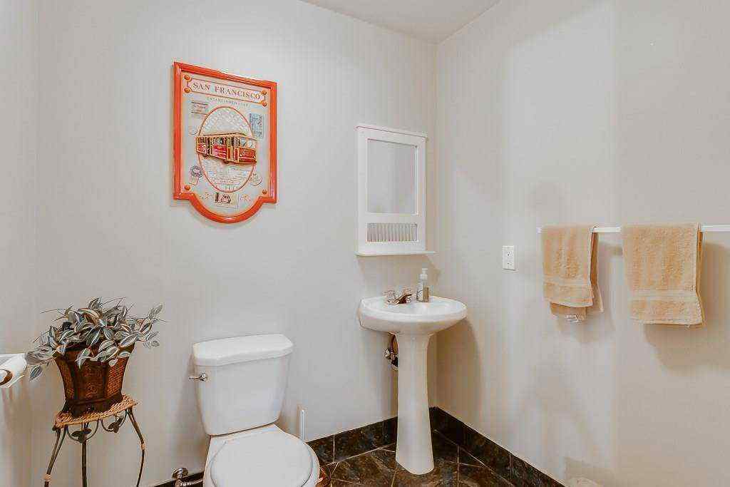 MLS® A2242219 - 249 West Lakeview Place  in Lakeview Landing Chestermere, Residential
