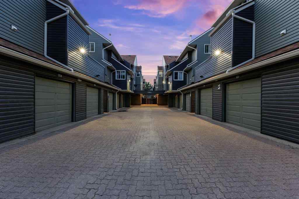 MLS® A2242223 - Unit #224 35 Glamis Green SW in Glamorgan Calgary, Residential