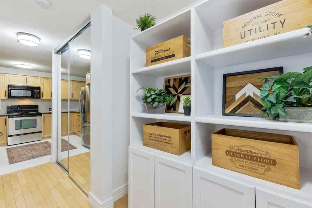 MLS® A2242223 - Unit #224 35 Glamis Green SW in Glamorgan Calgary, Residential