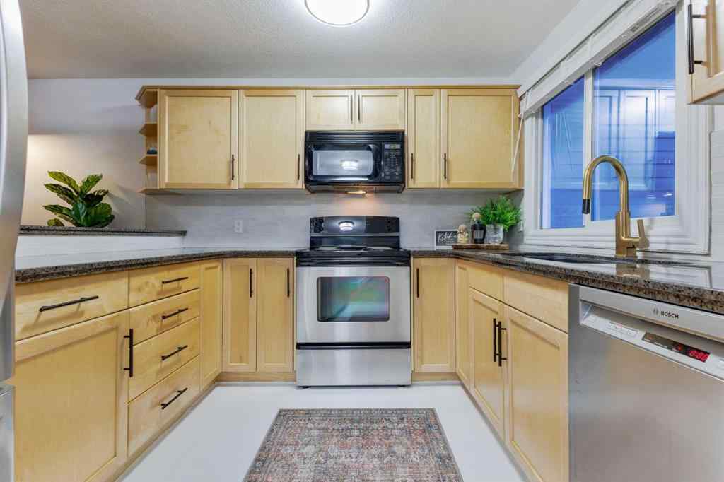 MLS® A2242223 - Unit #224 35 Glamis Green SW in Glamorgan Calgary, Residential