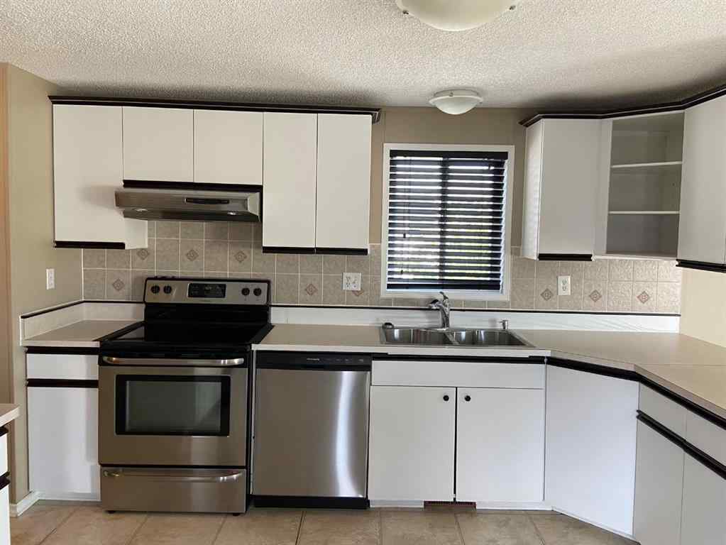 MLS® A2242228 - 10404 98 Street  in NONE Fairview, Residential