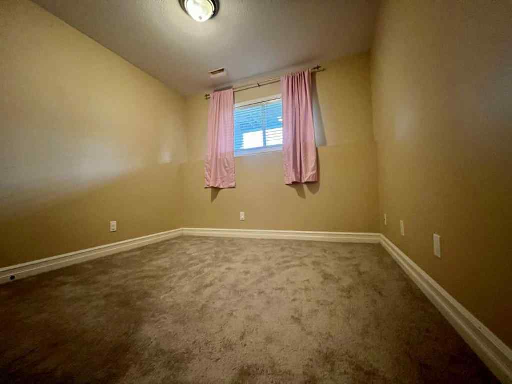 MLS® A2242231 - Unit #5 762 Heritage Boulevard W in Heritage Heights Lethbridge, Rental