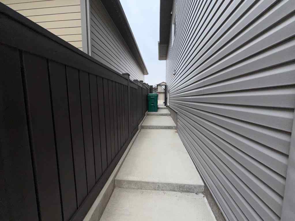 MLS® A2242232 - 565 Edinburgh Road W in West Highlands Lethbridge, Residential