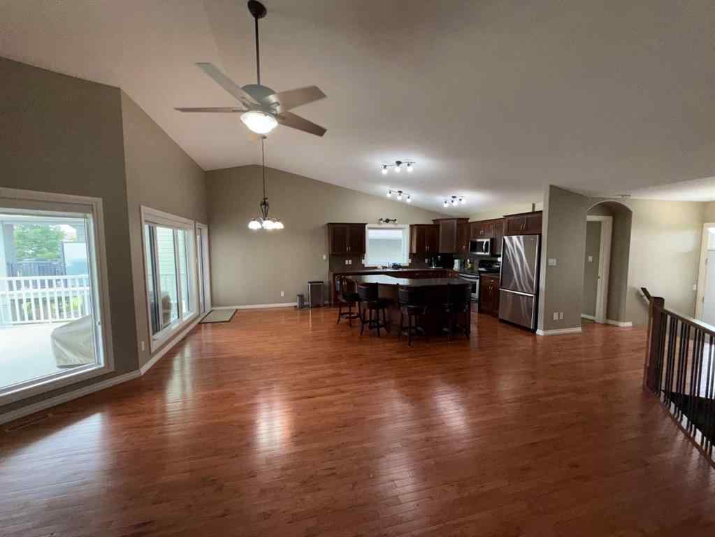 MLS® A2242232 - 565 Edinburgh Road W in West Highlands Lethbridge, Residential