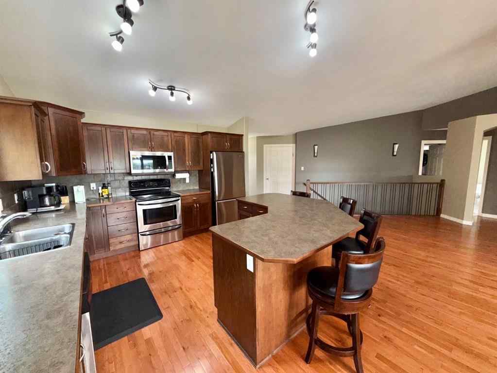MLS® A2242232 - 565 Edinburgh Road W in West Highlands Lethbridge, Residential