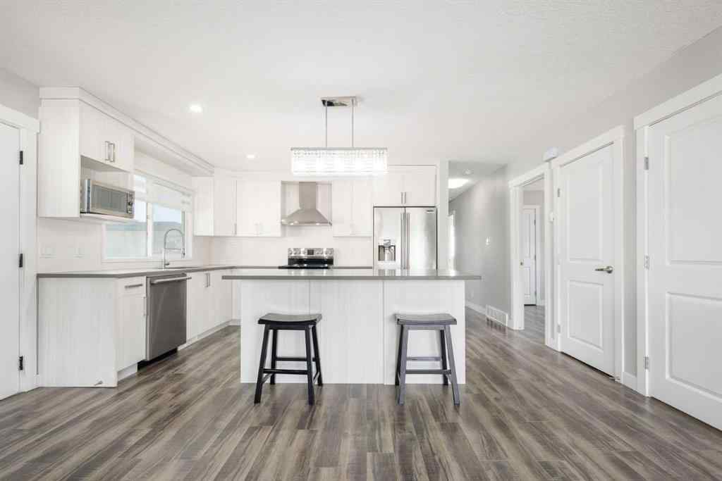 MLS® A2242239 - 11036 7 Street SW in Southwood Calgary, Residential