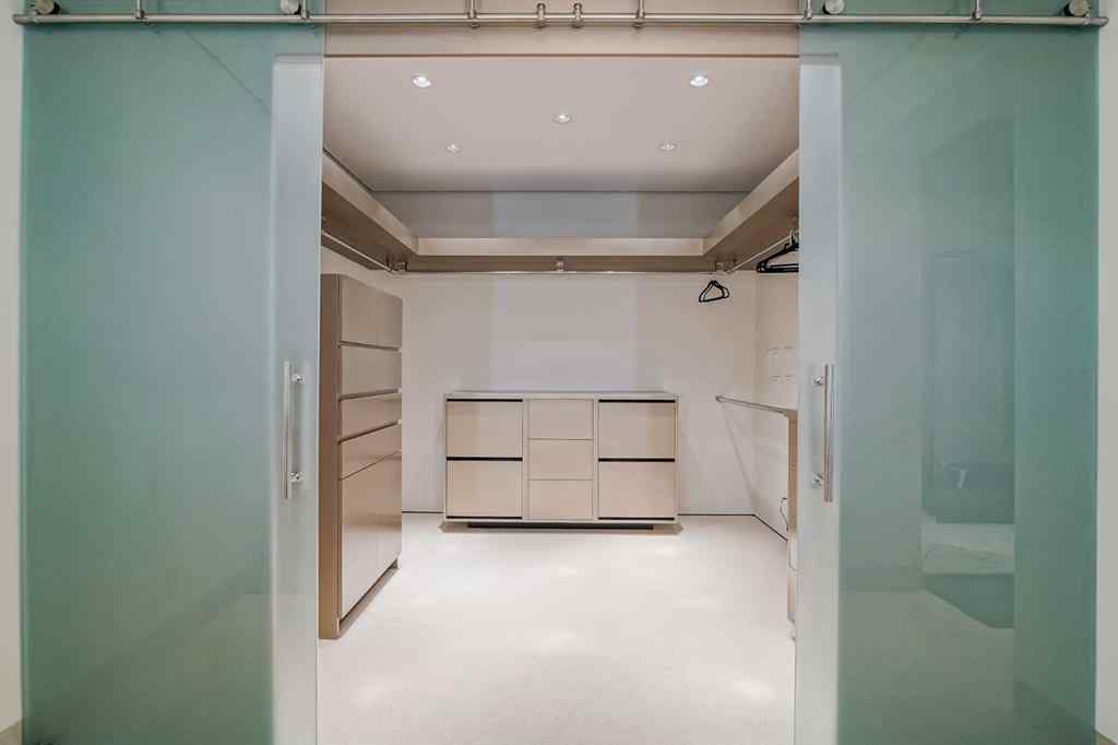 MLS® A2242293 - 2906 Marquette Street SW in Upper Mount Royal Calgary, Residential