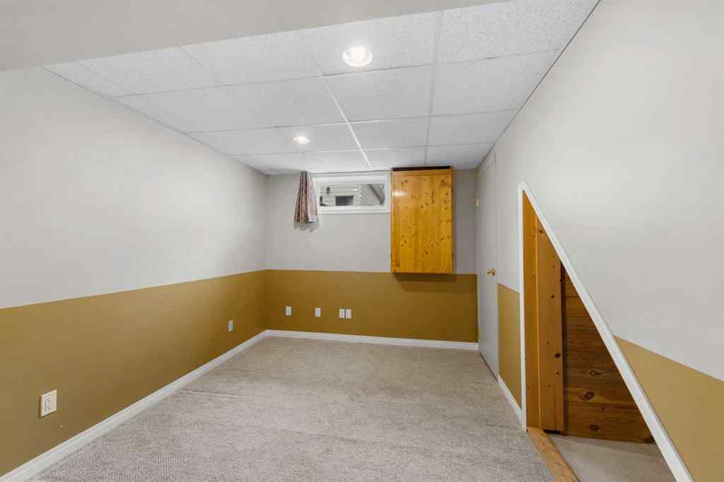 MLS® A2242305 - 8527 Athabasca Street SE in Acadia Calgary, Residential
