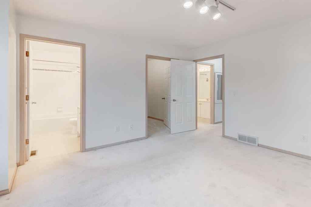 MLS® A2242309 - 26 Sandpiper Court NW in Sandstone Valley Calgary, Residential