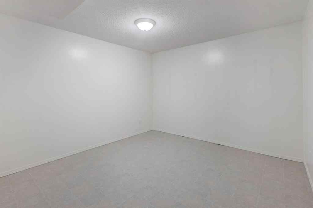 MLS® A2242309 - 26 Sandpiper Court NW in Sandstone Valley Calgary, Residential