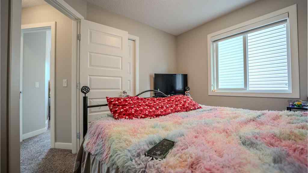MLS® A2242333 - 333 Ravenstern Link SE in Ravenswood Airdrie, Residential