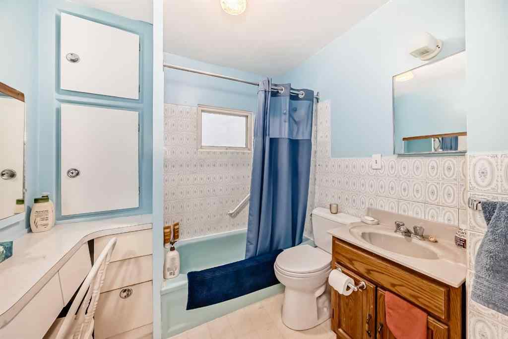 MLS® A2242338 - 8624 33 Avenue NW in Bowness Calgary, Residential