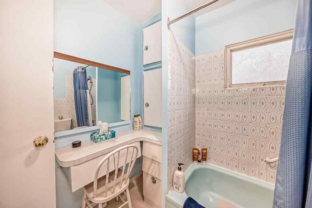 MLS® A2242338 - 8624 33 Avenue NW in Bowness Calgary, Residential