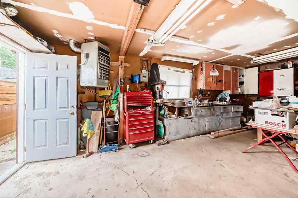 MLS® A2242338 - 8624 33 Avenue NW in Bowness Calgary, Residential