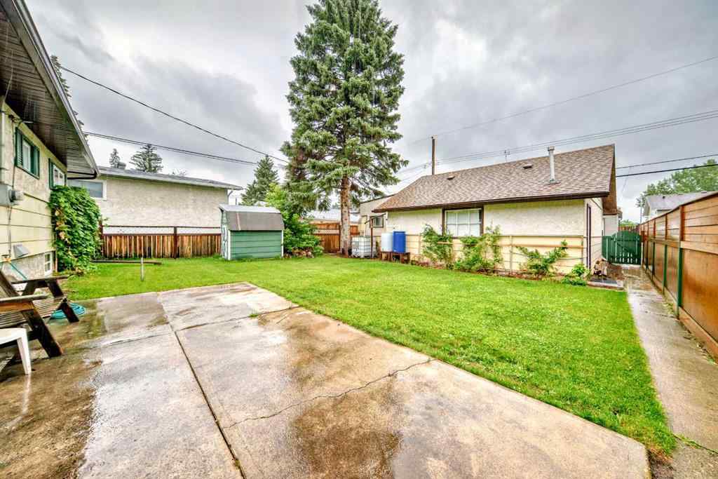 MLS® A2242338 - 8624 33 Avenue NW in Bowness Calgary, Residential