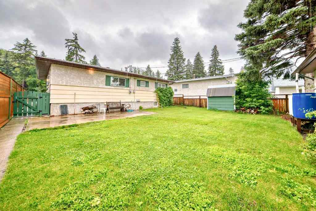 MLS® A2242338 - 8624 33 Avenue NW in Bowness Calgary, Residential