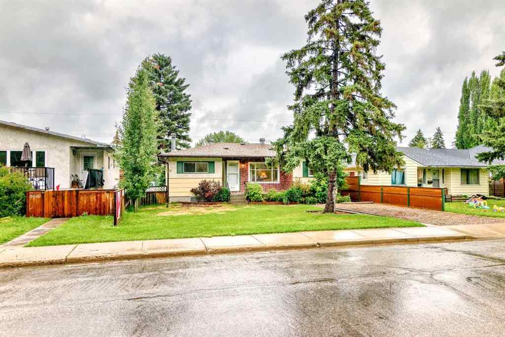 MLS® A2242338 - 8624 33 Avenue NW in Bowness Calgary, Residential