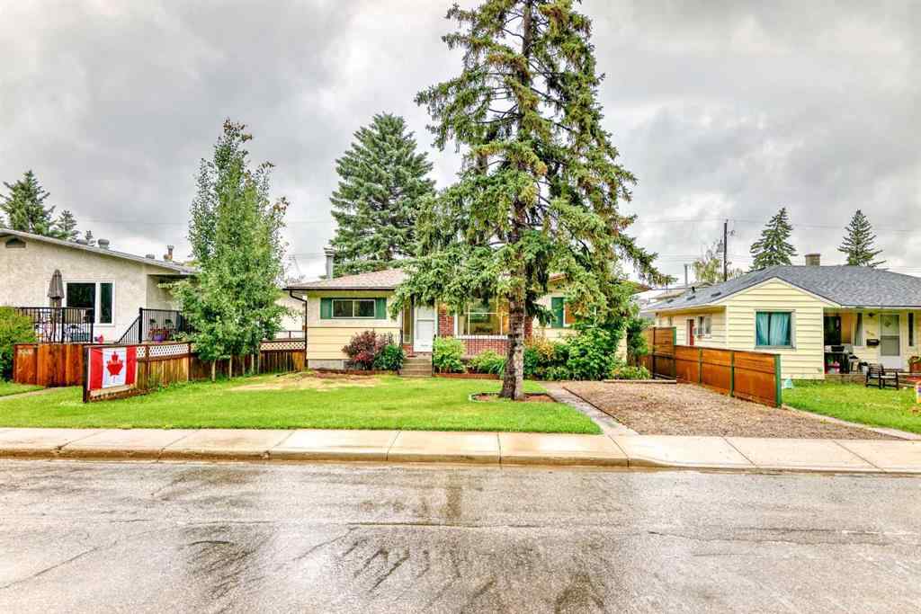 MLS® A2242338 - 8624 33 Avenue NW in Bowness Calgary, Residential
