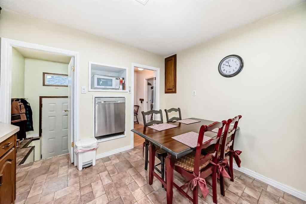 MLS® A2242338 - 8624 33 Avenue NW in Bowness Calgary, Residential