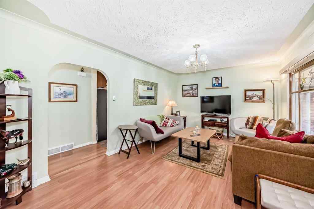 MLS® A2242338 - 8624 33 Avenue NW in Bowness Calgary, Residential