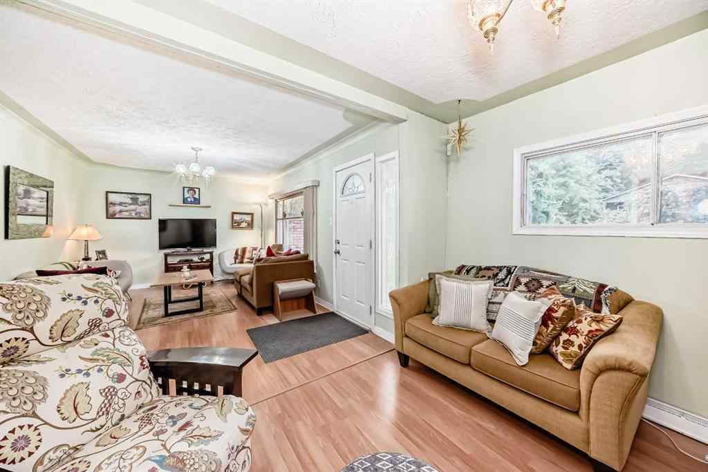 MLS® A2242338 - 8624 33 Avenue NW in Bowness Calgary, Residential