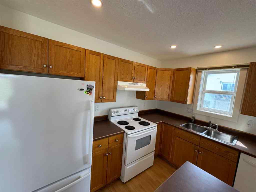 MLS® A2242347 - 9709A 98 Street  in NONE Sexsmith, Residential
