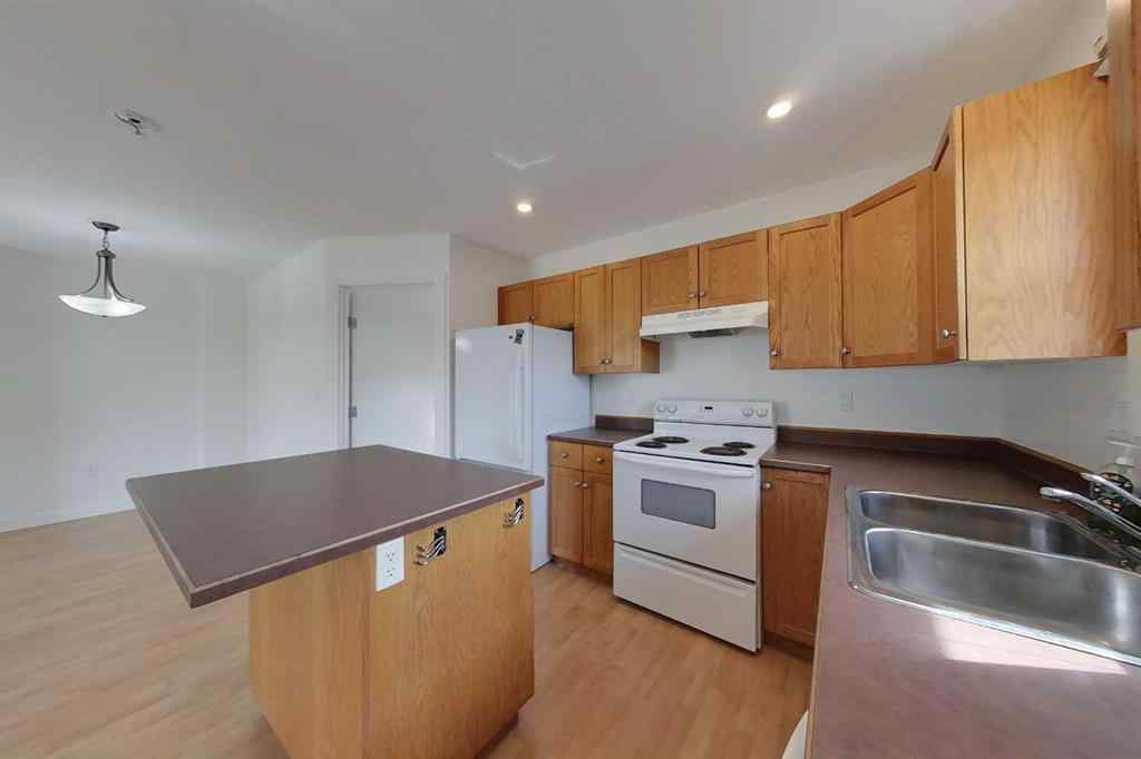 MLS® A2242347 - 9709A 98 Street  in NONE Sexsmith, Residential