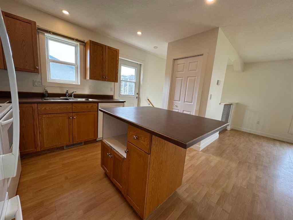 MLS® A2242347 - 9709A 98 Street  in NONE Sexsmith, Residential