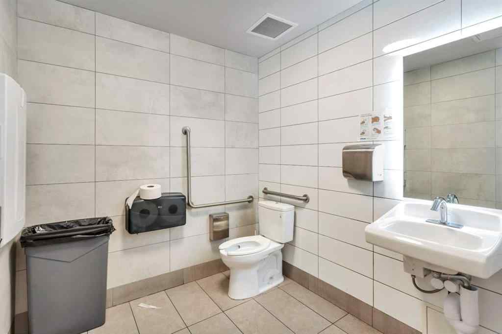 MLS® A2242354 - 556 Main Avenue W in NONE Sundre, Commercial
