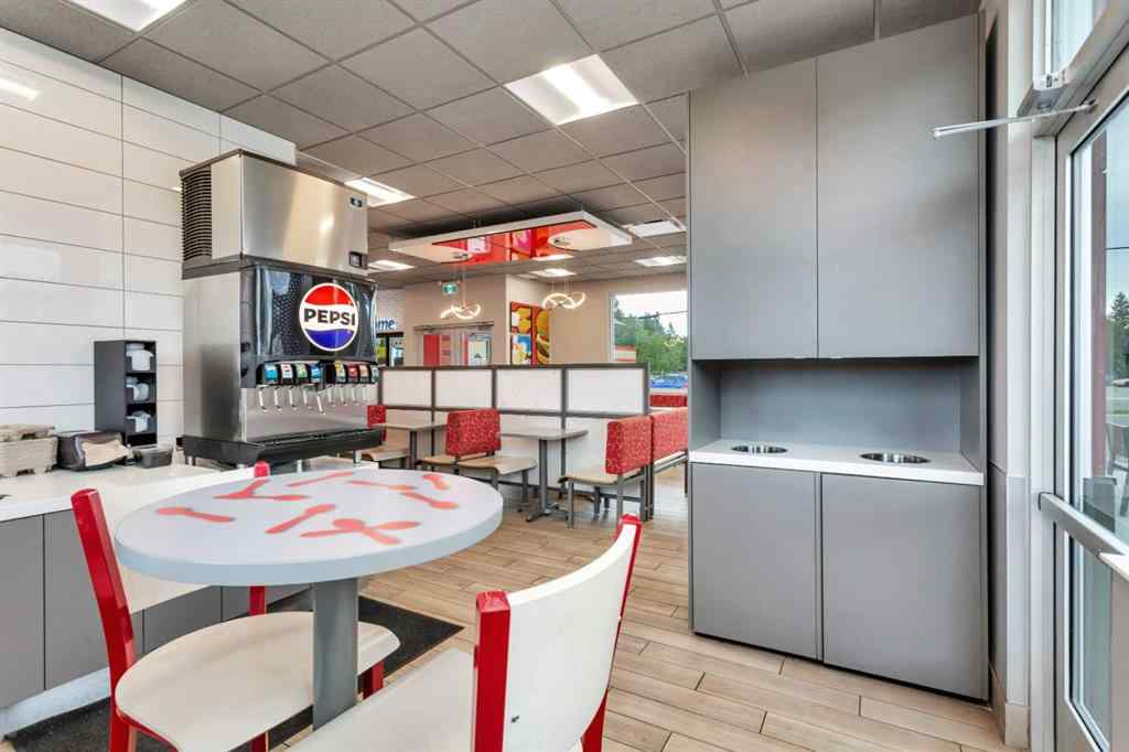 MLS® A2242354 - 556 Main Avenue W in NONE Sundre, Commercial