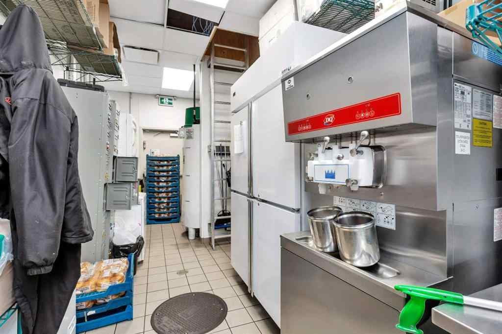 MLS® A2242354 - 556 Main Avenue W in NONE Sundre, Commercial