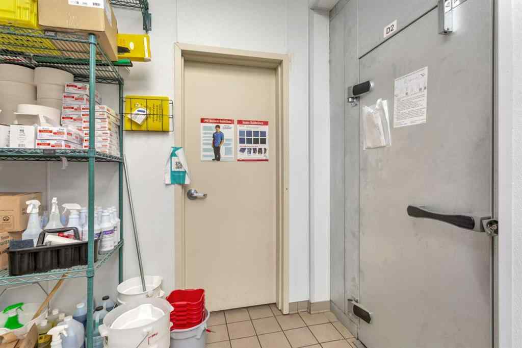 MLS® A2242354 - 556 Main Avenue W in NONE Sundre, Commercial
