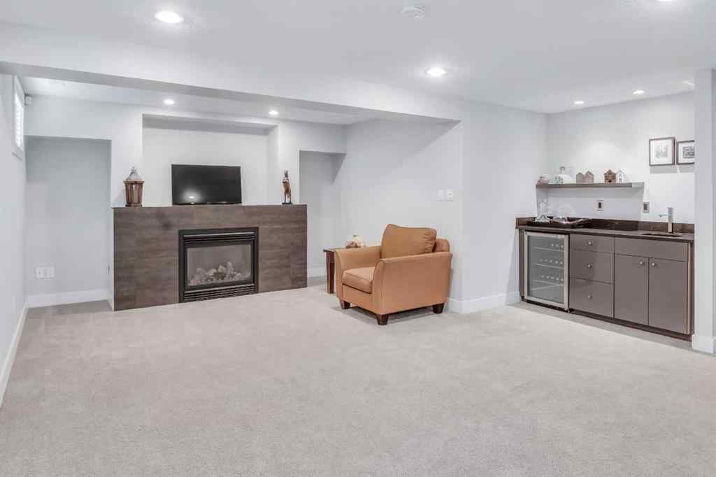 MLS® A2242365 - 9 Manor Road SW in Meadowlark Park Calgary, Residential
