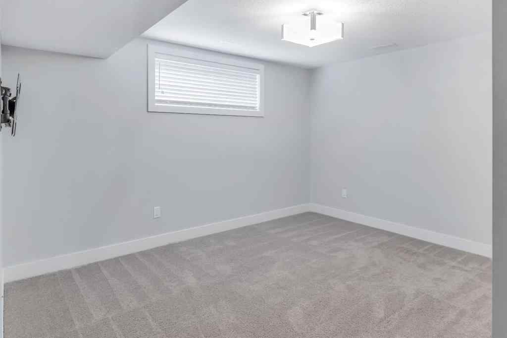 MLS® A2242365 - 9 Manor Road SW in Meadowlark Park Calgary, Residential