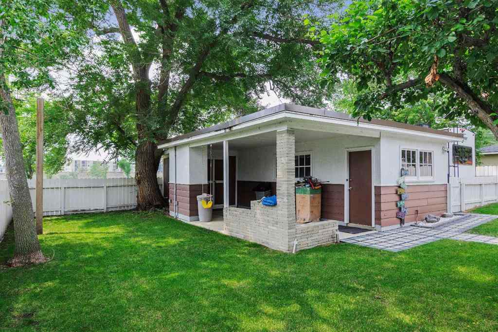 MLS® A2242365 - 9 Manor Road SW in Meadowlark Park Calgary, Residential