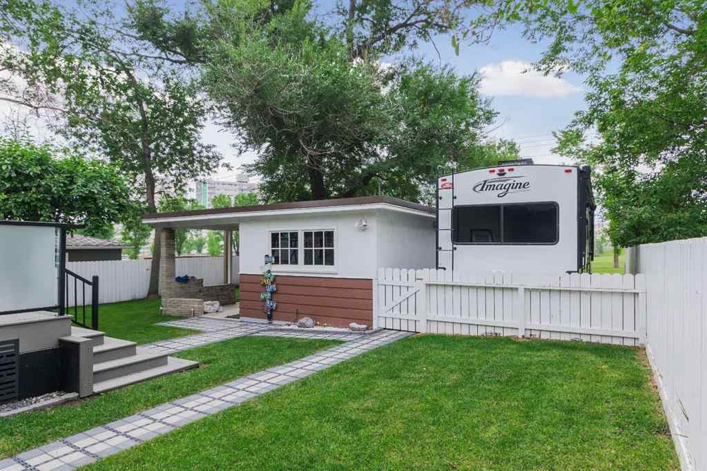 MLS® A2242365 - 9 Manor Road SW in Meadowlark Park Calgary, Residential