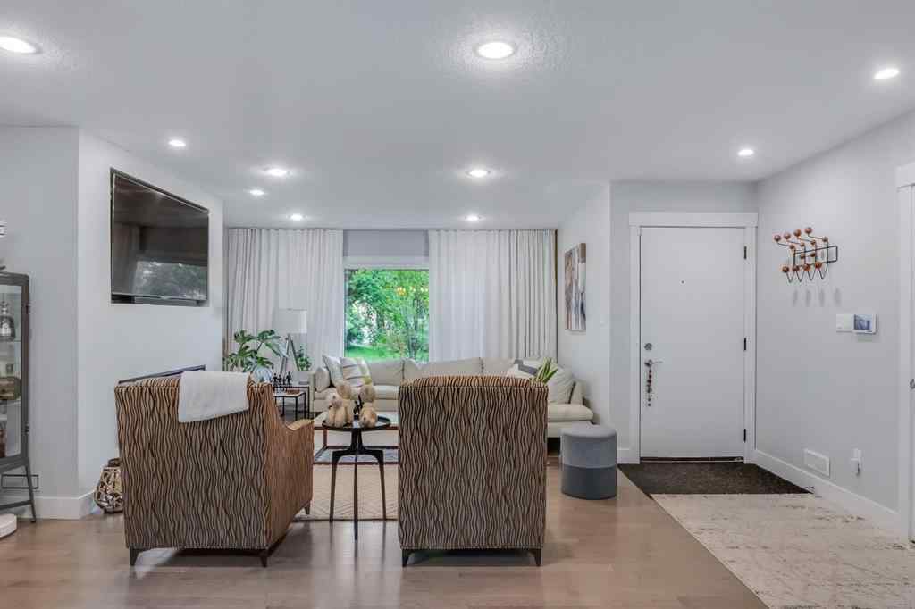 MLS® A2242365 - 9 Manor Road SW in Meadowlark Park Calgary, Residential