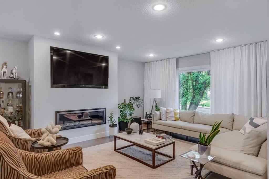 MLS® A2242365 - 9 Manor Road SW in Meadowlark Park Calgary, Residential