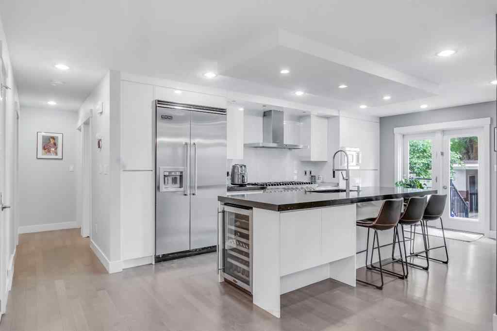 MLS® A2242365 - 9 Manor Road SW in Meadowlark Park Calgary, Residential